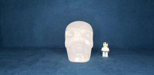 Photo de face crâne de cristal de roche 1,93 kg