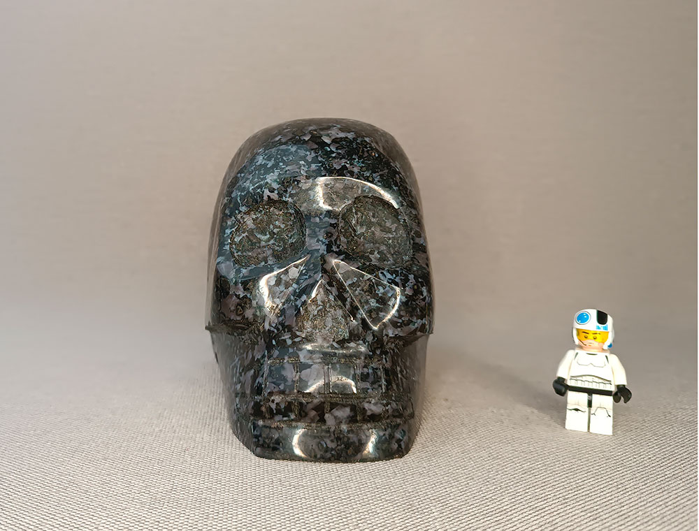 Crâne de cristal en Gabbro indigo 2,72 kg