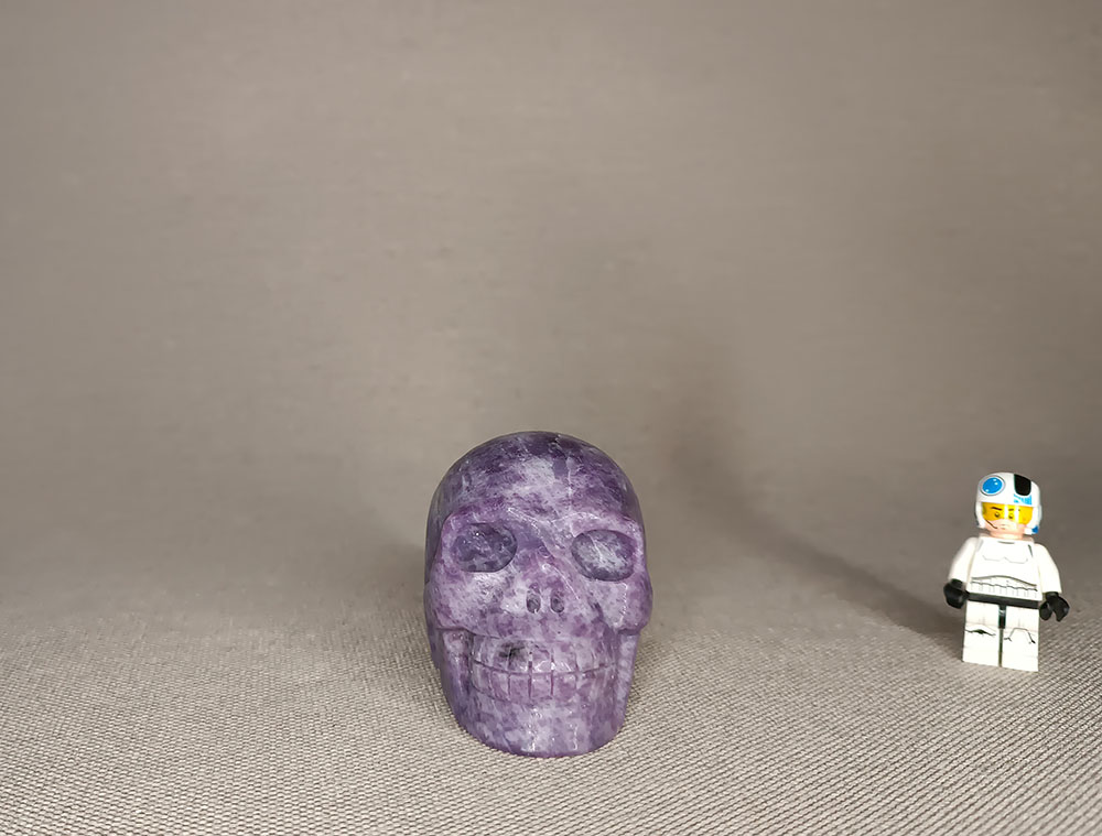 Crâne de cristal en Lépidolite 315 grammes