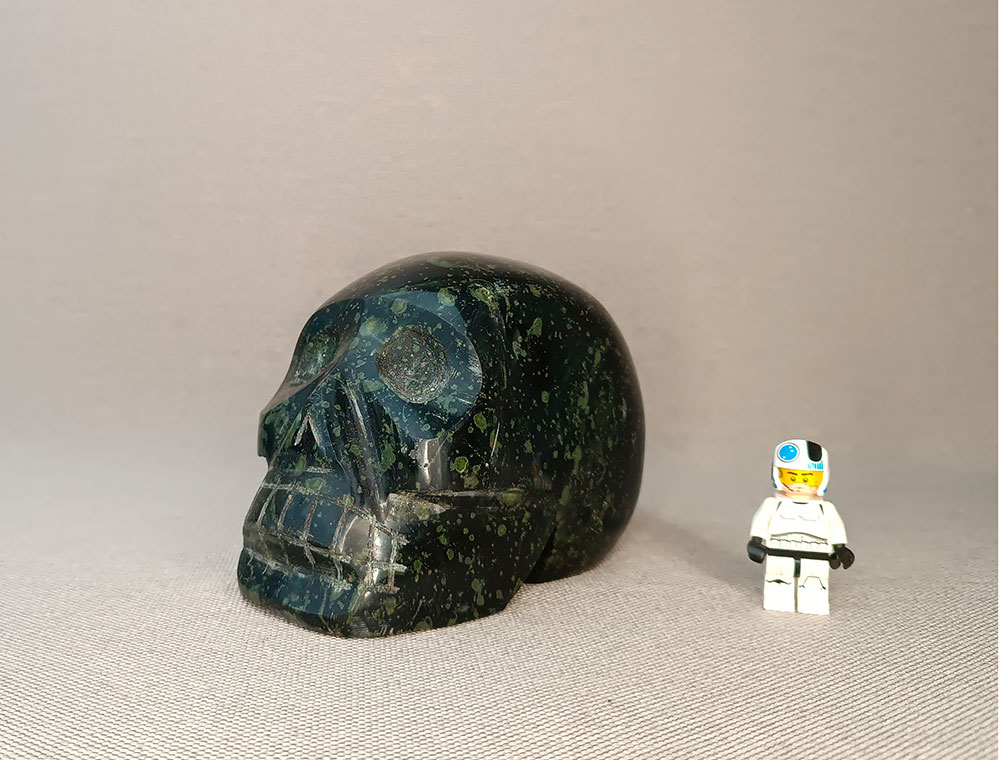 Crâne de cristal en Jaspe kambamba 1,44 kg